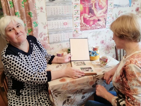 Ретро-терапия с получателем социальных услуг