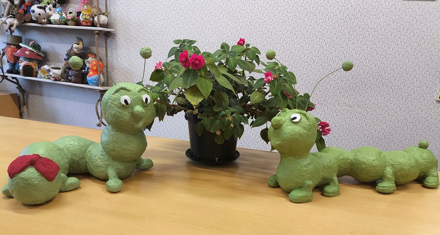 Мастер-класс «Фигура для сада «Гусеница»