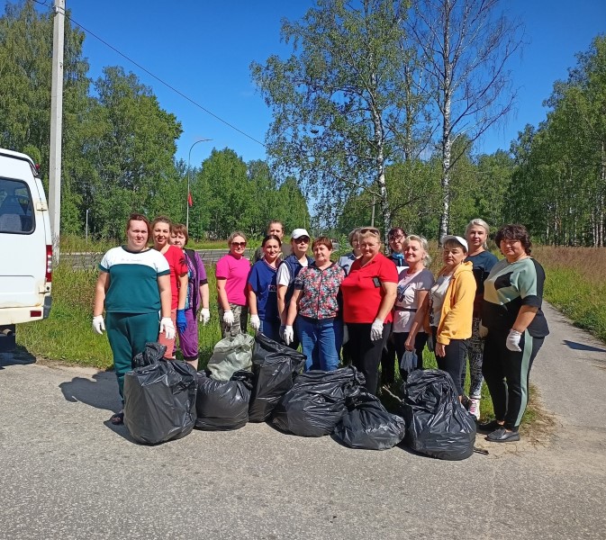 Субботник по уборке территории