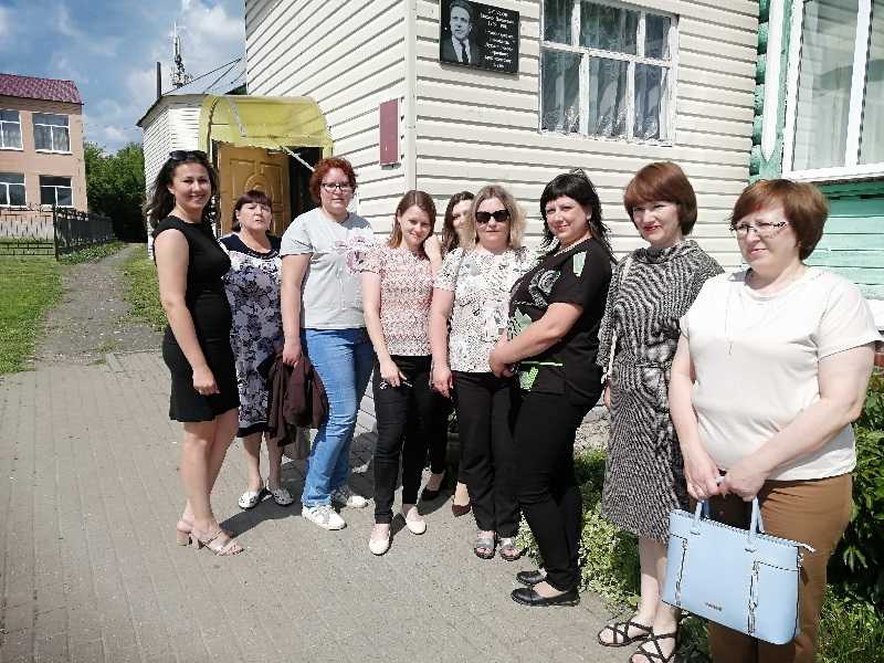 Я люблю свой город и горжусь своей страной.