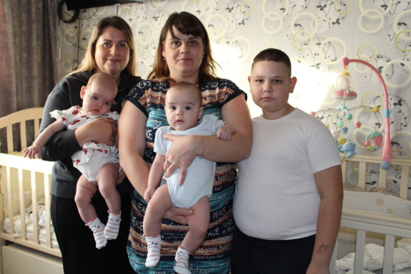 Многодетная мама Елена Федоровна из Починок с социальной няней.