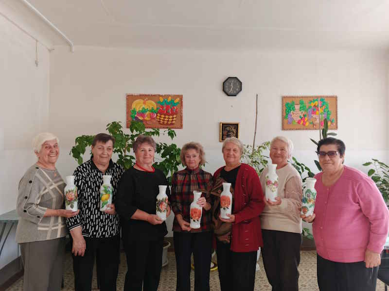 Вазы из бросового материала