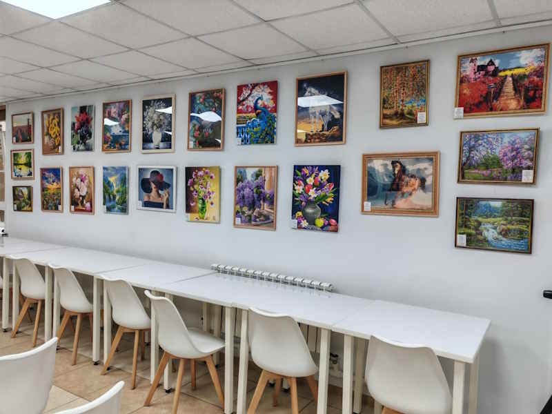 Выставка алмазной вышивки «Рукам работа – сердцу радость»